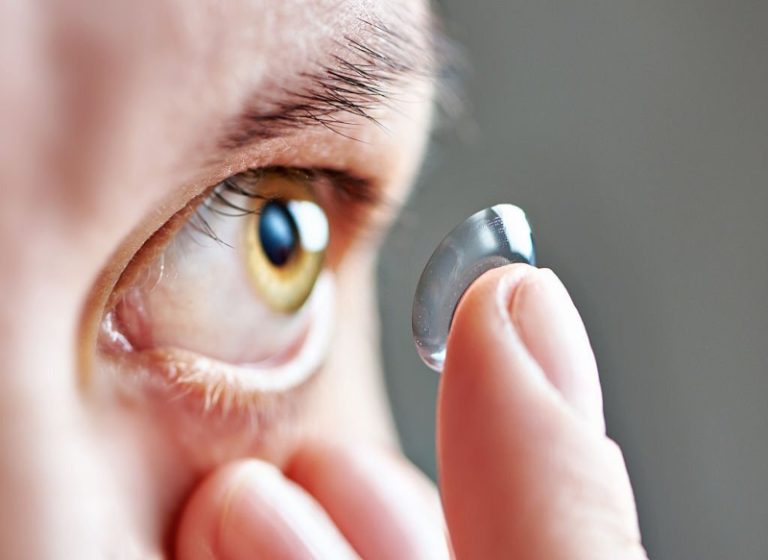 Cuáles son los riesgos de usar lentes de contacto? | Bogotá Láser