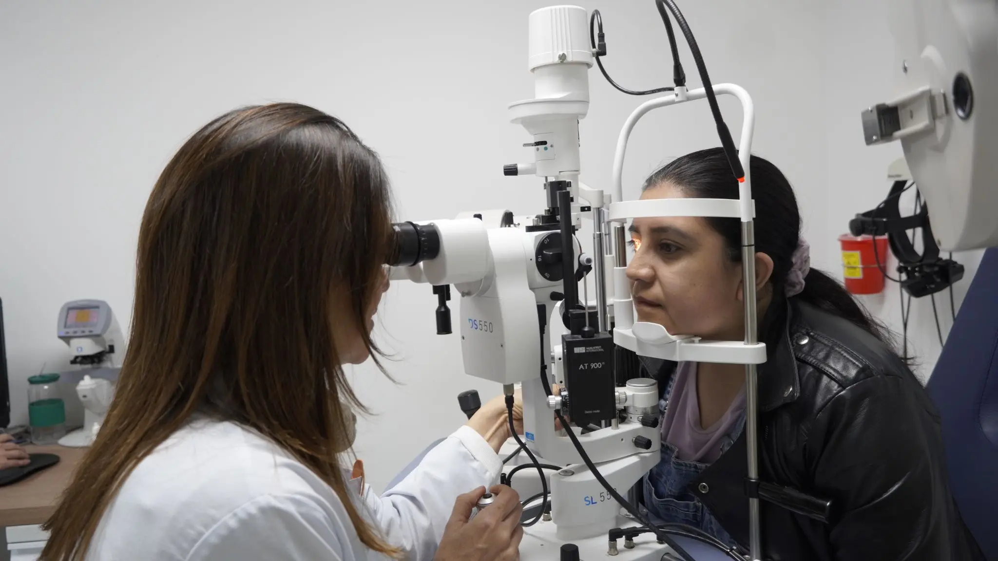 ¿Cómo se diagnostica la uveítis? 
