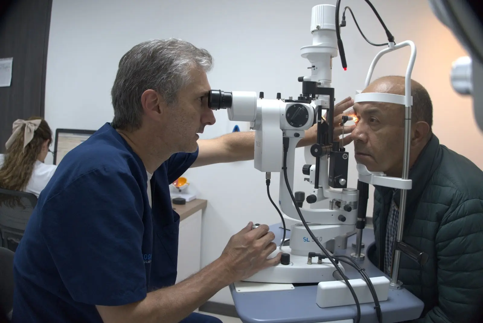 ¿Cómo se identifican las cataratas en etapas tempranas?