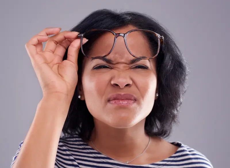 Problemas visuales en adultos mayores de 40 años