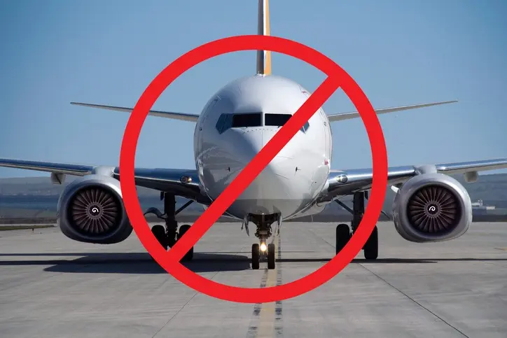 “No puedes viajar en avión después de operarte los ojos”